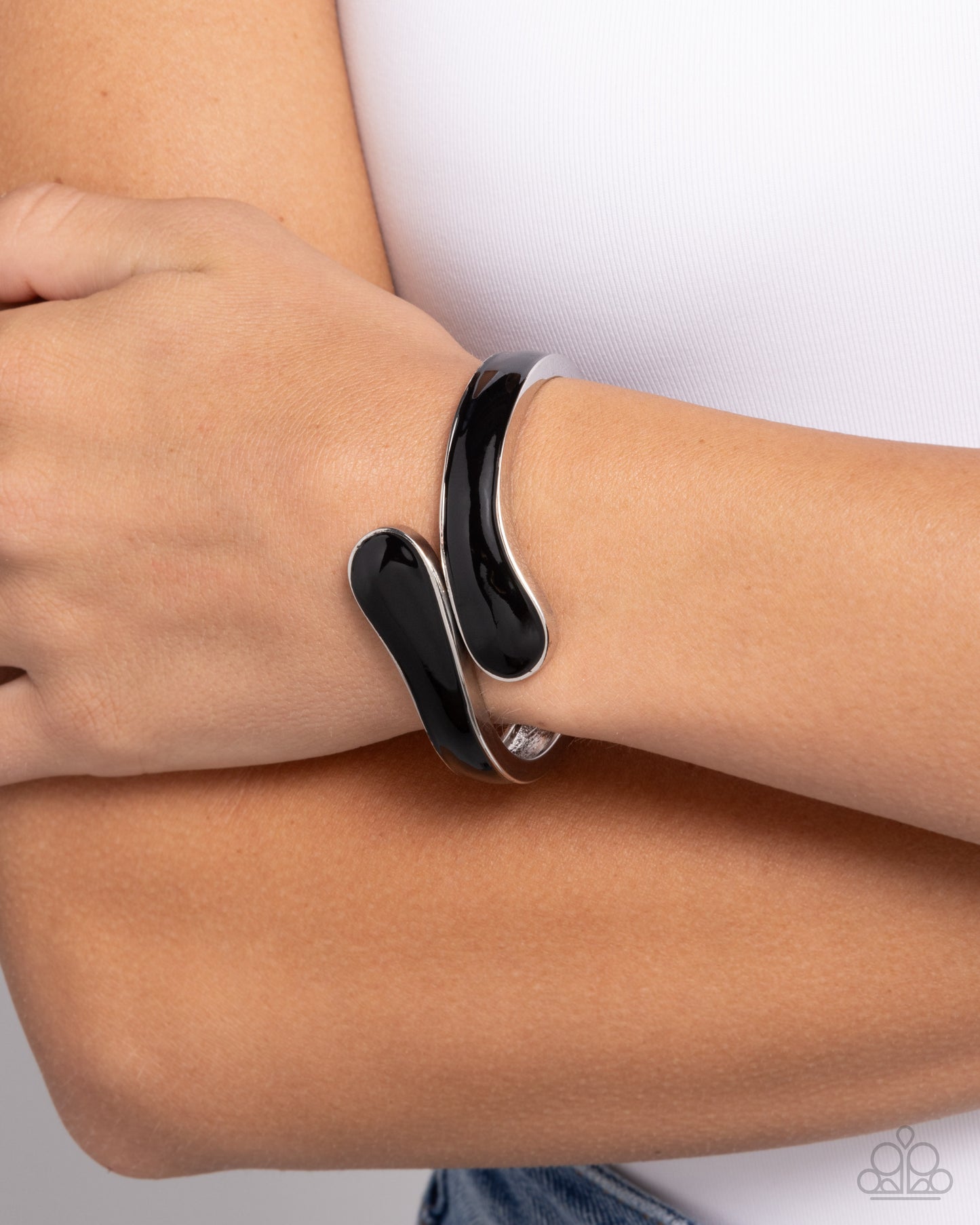 A Finishing Touch Painted Puzzle - Black Bracelet