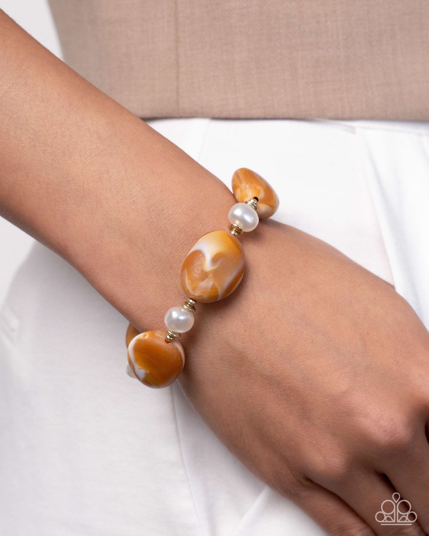 A Finishing Touch Complete Look - Brown Set - 2 Pieces