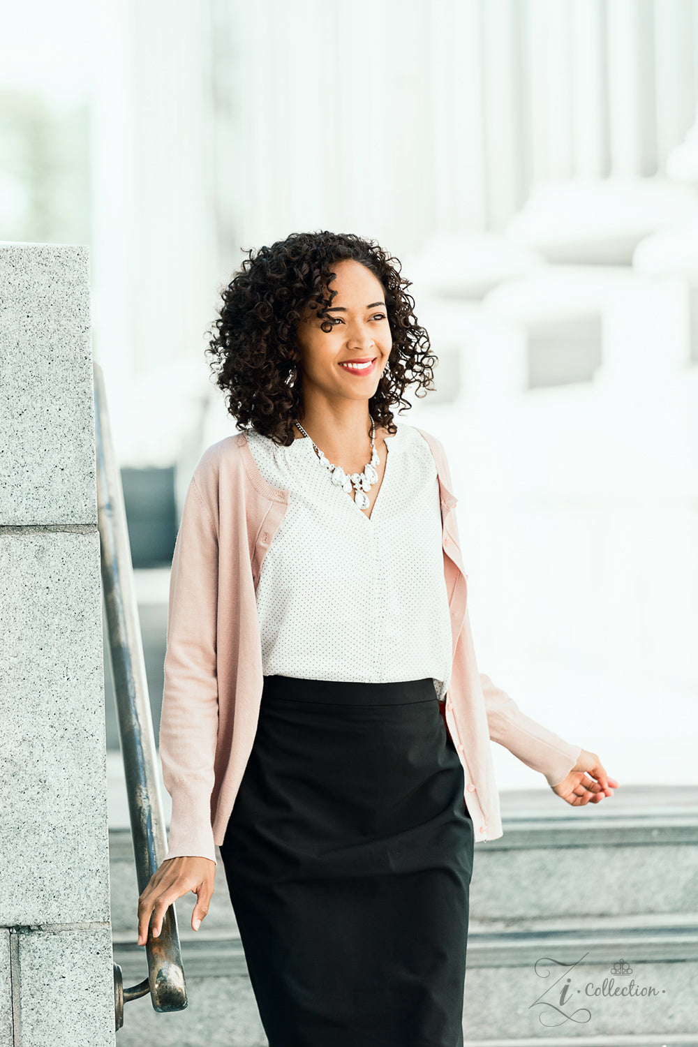 Paparazzi Reign 2019 Zi Collection White Necklace - A Finishing Touch