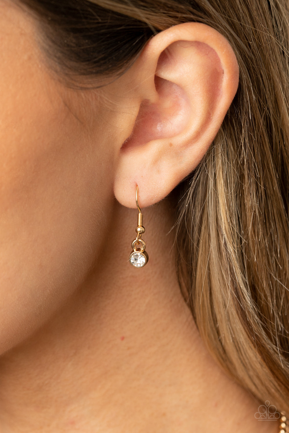 Paparazzi GLOW-Getter Glamour - Gold Necklace - A Finishing Touch