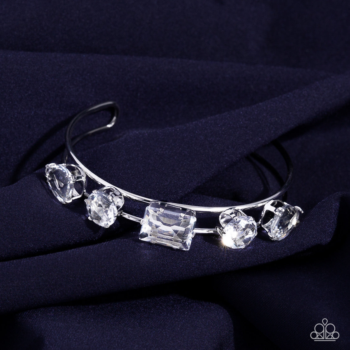 A Finishing Touch Uniquely Untapped - White Bracelet- November 2022 Life of the Party