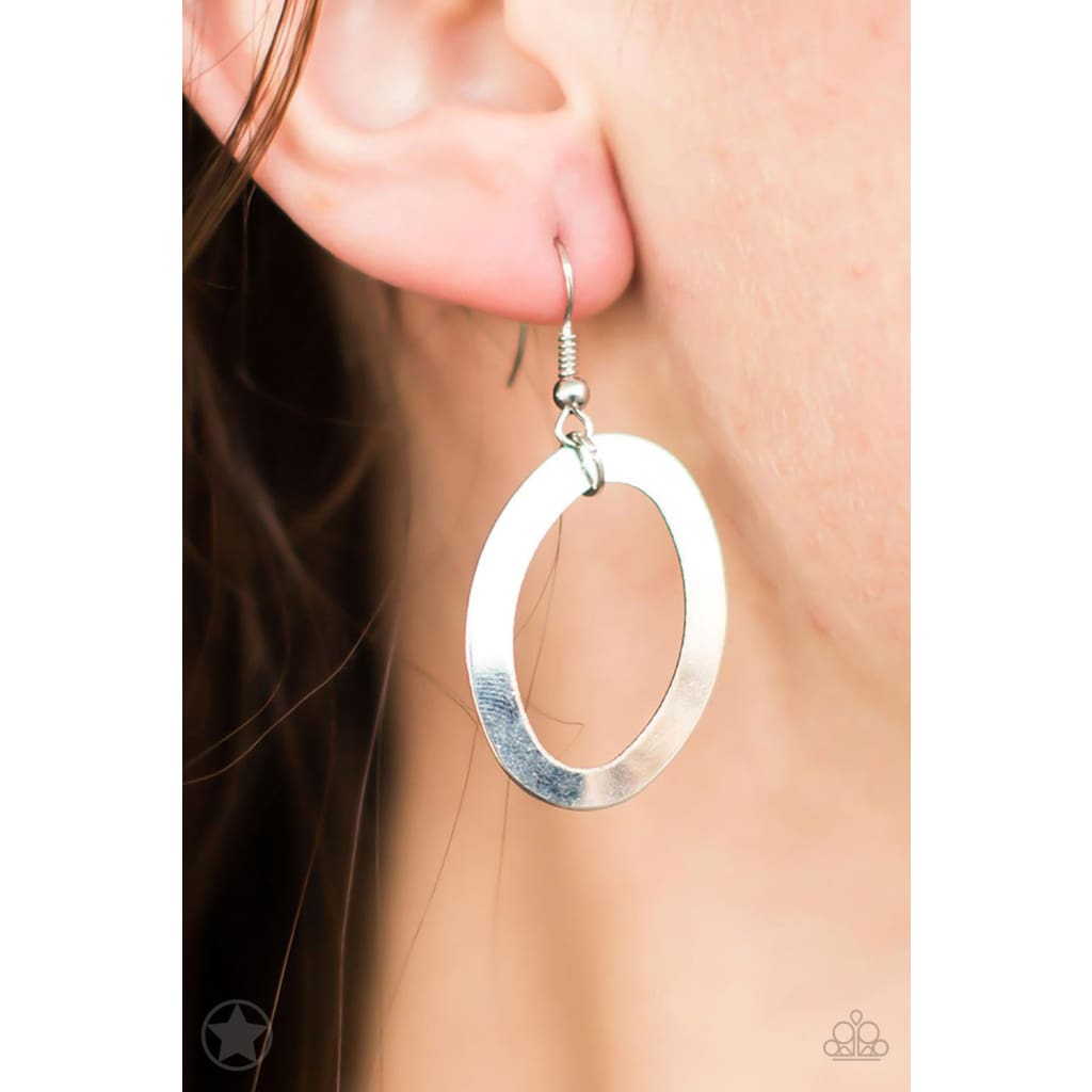 Paparazzi A Silver Spell - Blockbuster Necklace - A Finishing Touch