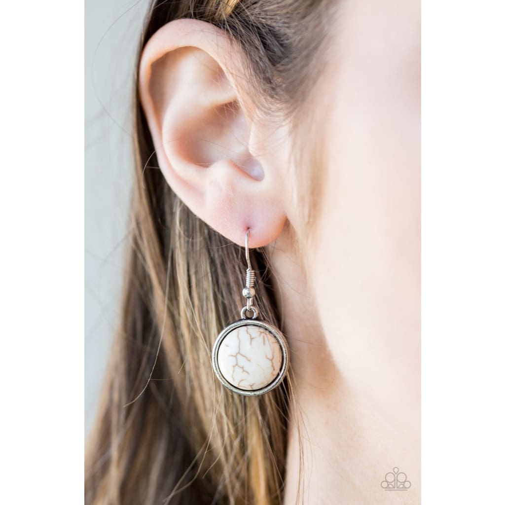 Paparazzi Cougar White - A Finishing Touch