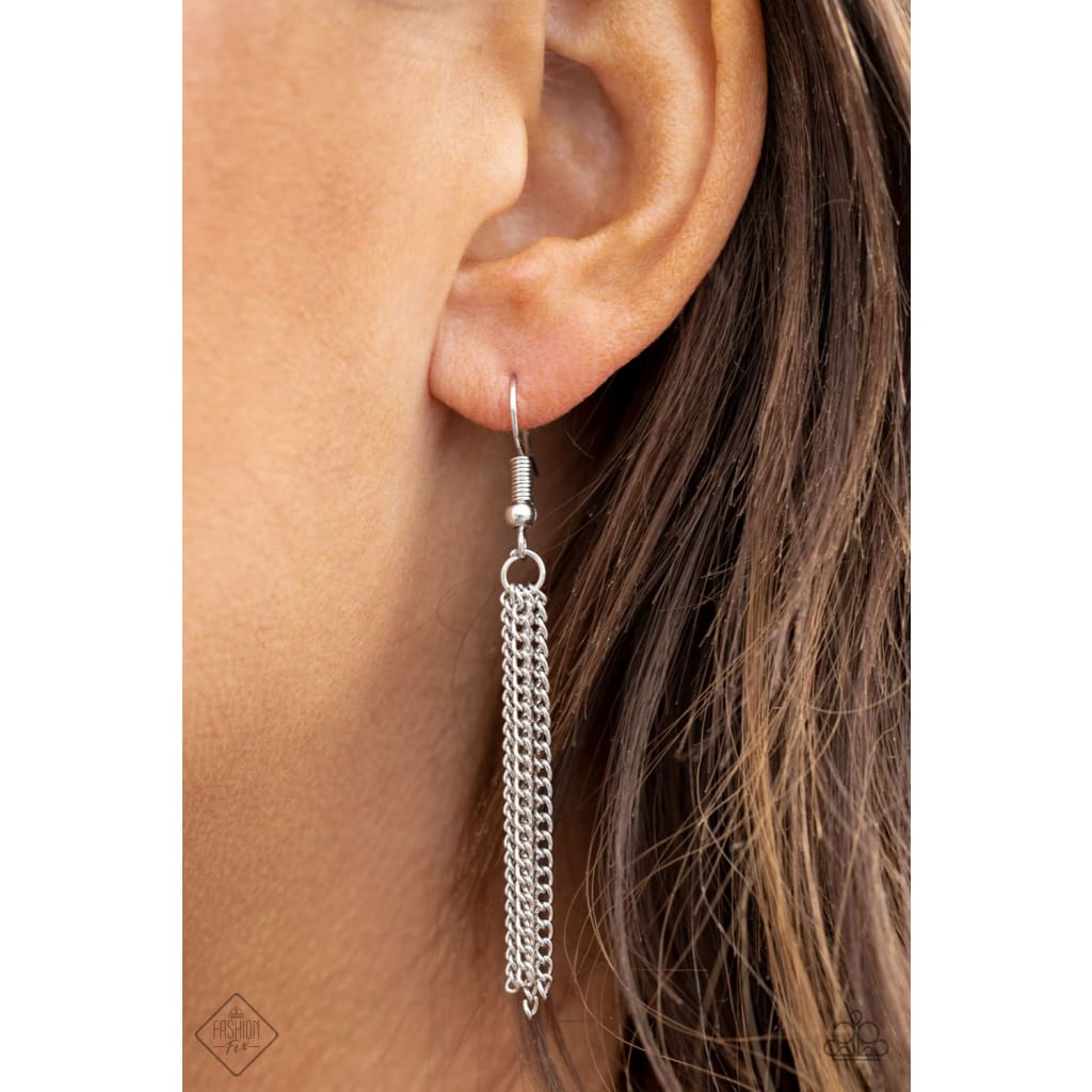 Paparazzi Empress Excursion - Silver - A Finishing Touch