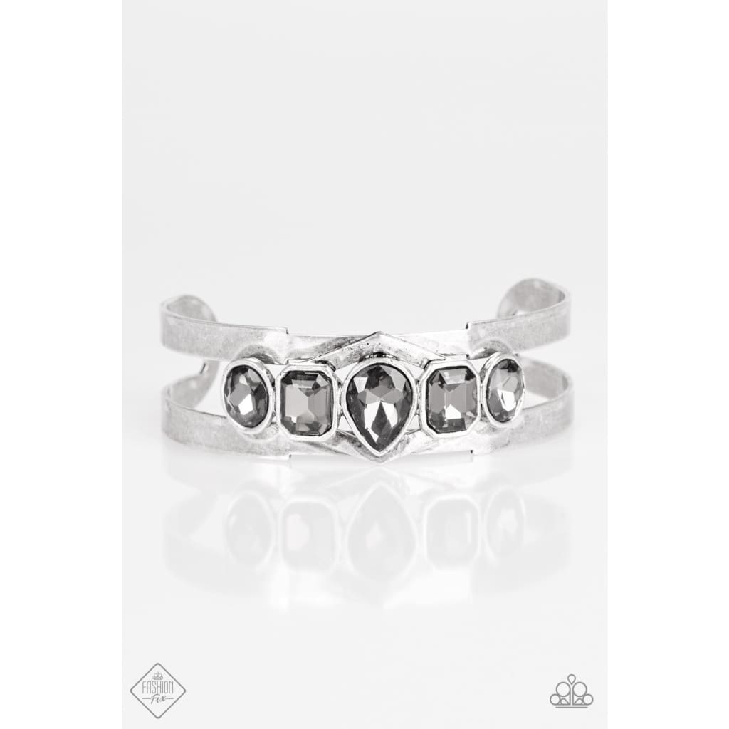 Paparazzi Impressively Imperial - A Finishing Touch