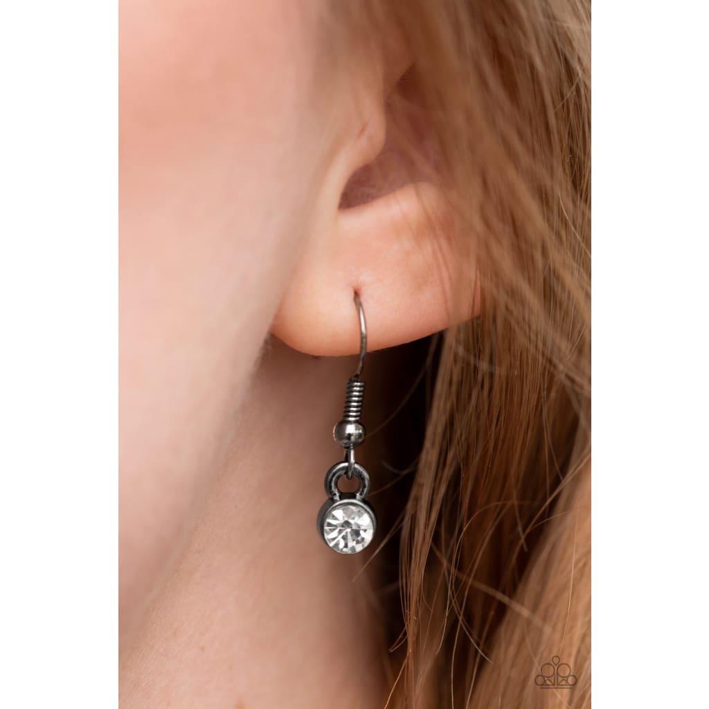 Paparazzi Lookin Like A Million - Black/Gunmetal Necklace - A Finishing Touch