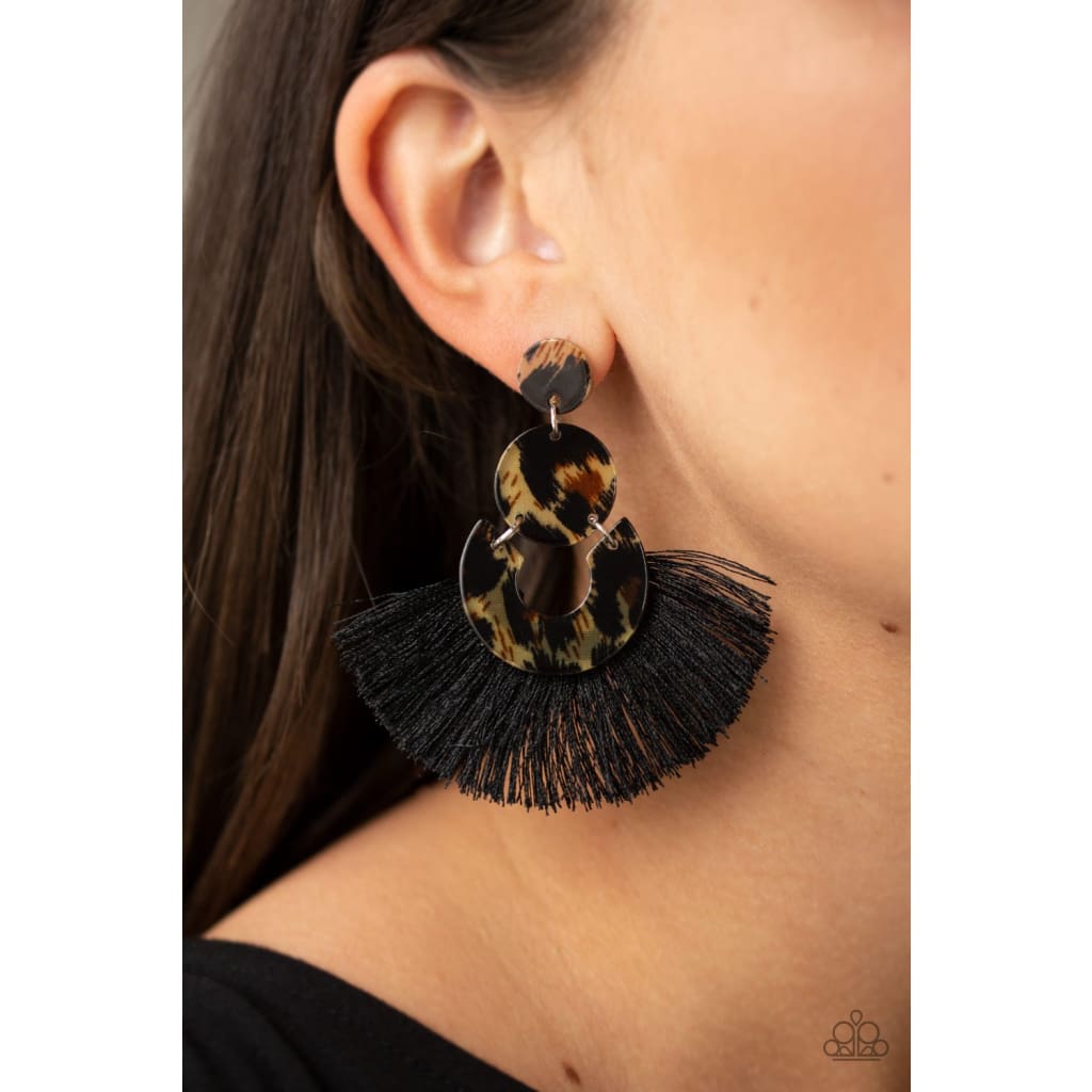 Paparazzi One Big Party ANIMAL - Black - A Finishing Touch