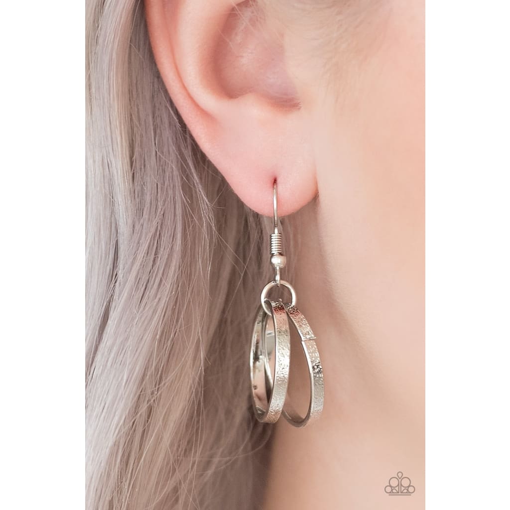 Paparazzi Statement Made - Silver - A Finishing Touch