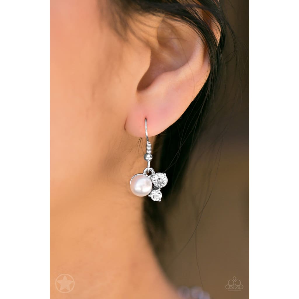 Paparazzi Toast to Perfection- White - A Finishing Touch