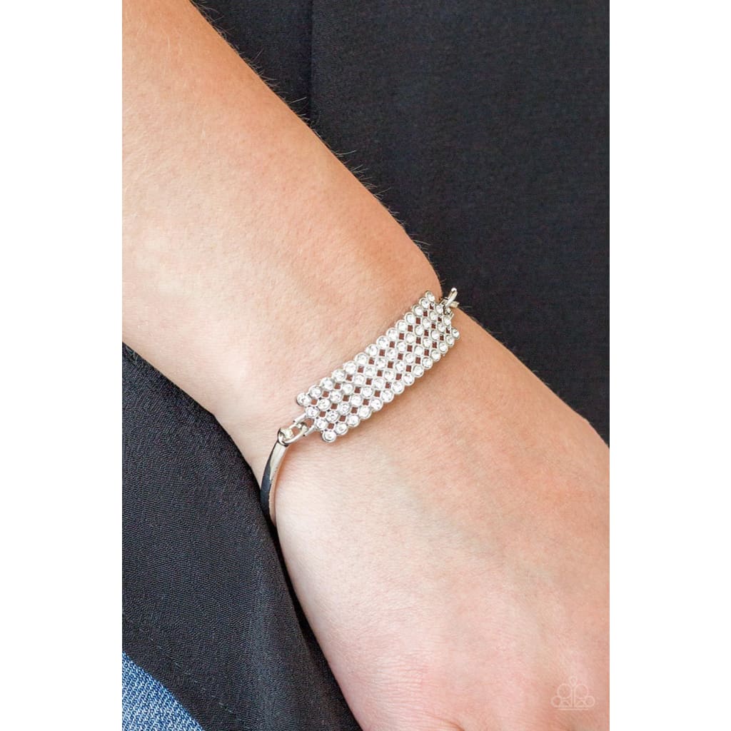 Paparazzi Top-Class Class - White - A Finishing Touch