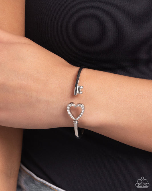 Paparazzi The Key to Romance - Heart Bracelet A Finishing Touch Jewelry 