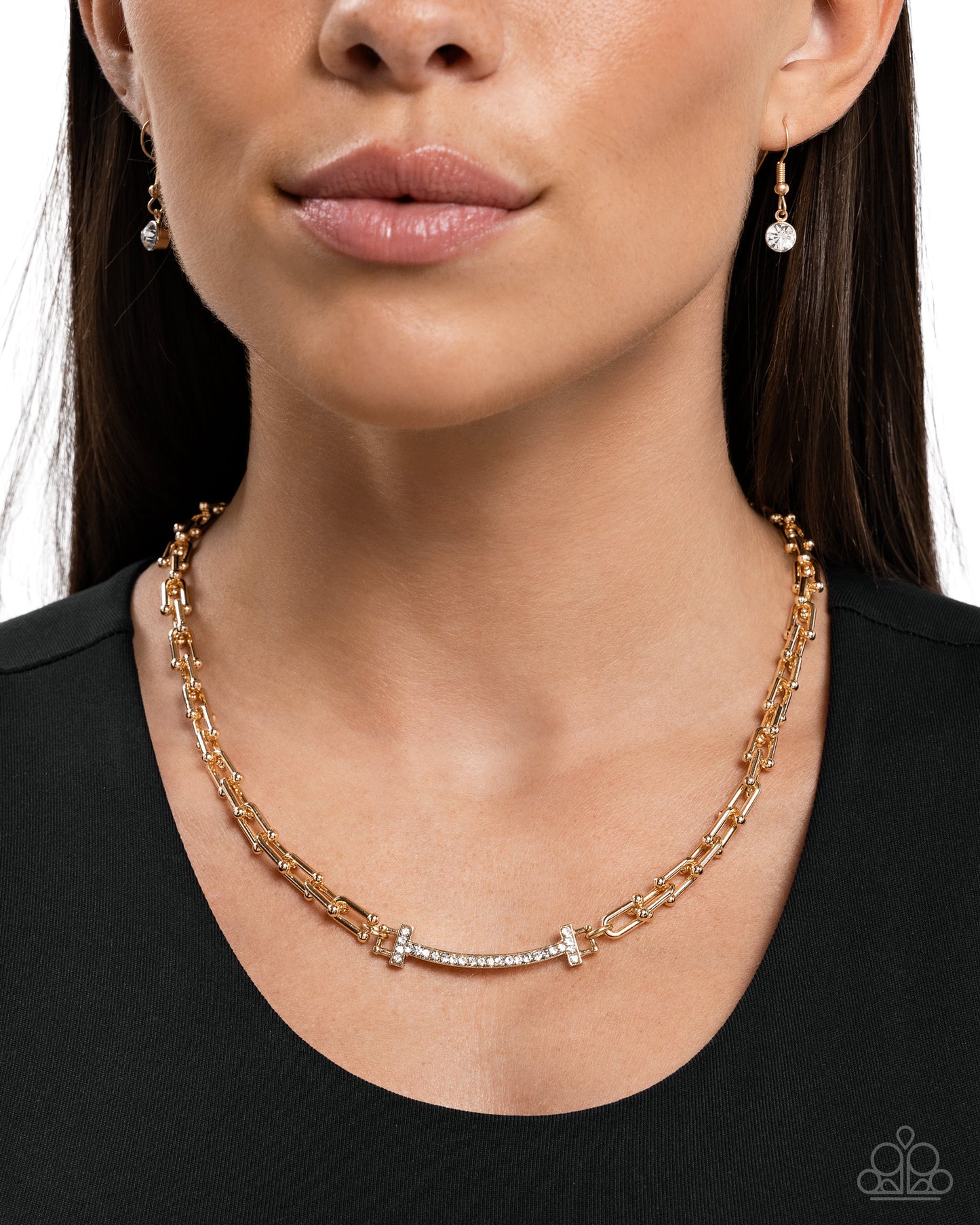 A Finishing Touch Anchored Actress - Gold Necklace