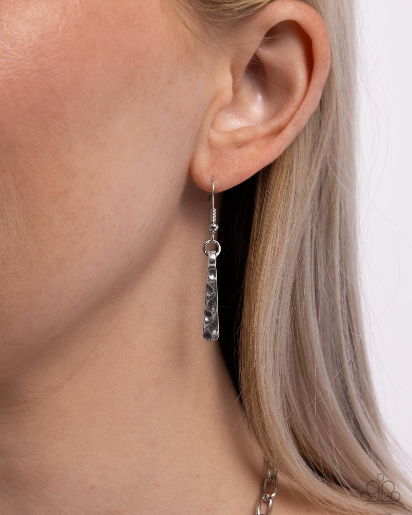 A Finishing Touch Stamped Statement - Green Necklace