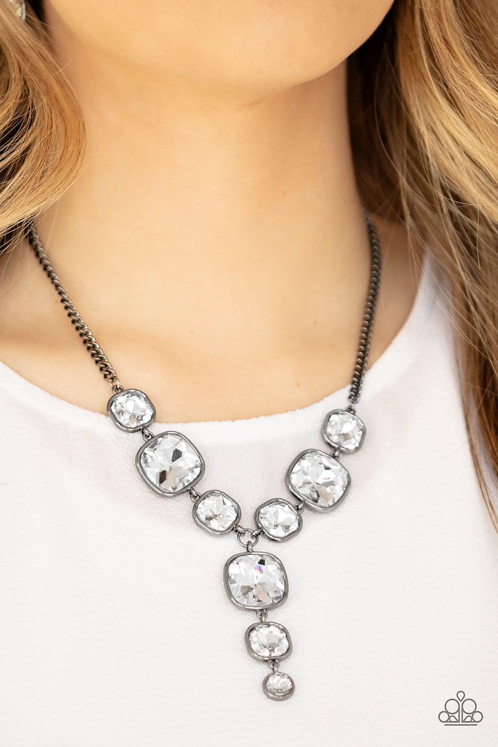 Paparazzi Legendary Luster - Black Necklace - A Finishing Touch 