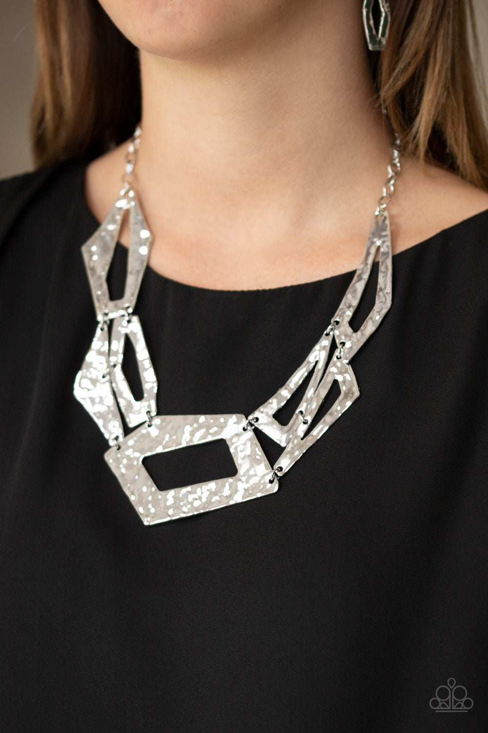 Paparazzi Break The Mold - Silver Necklace - A Finishing Touch 
