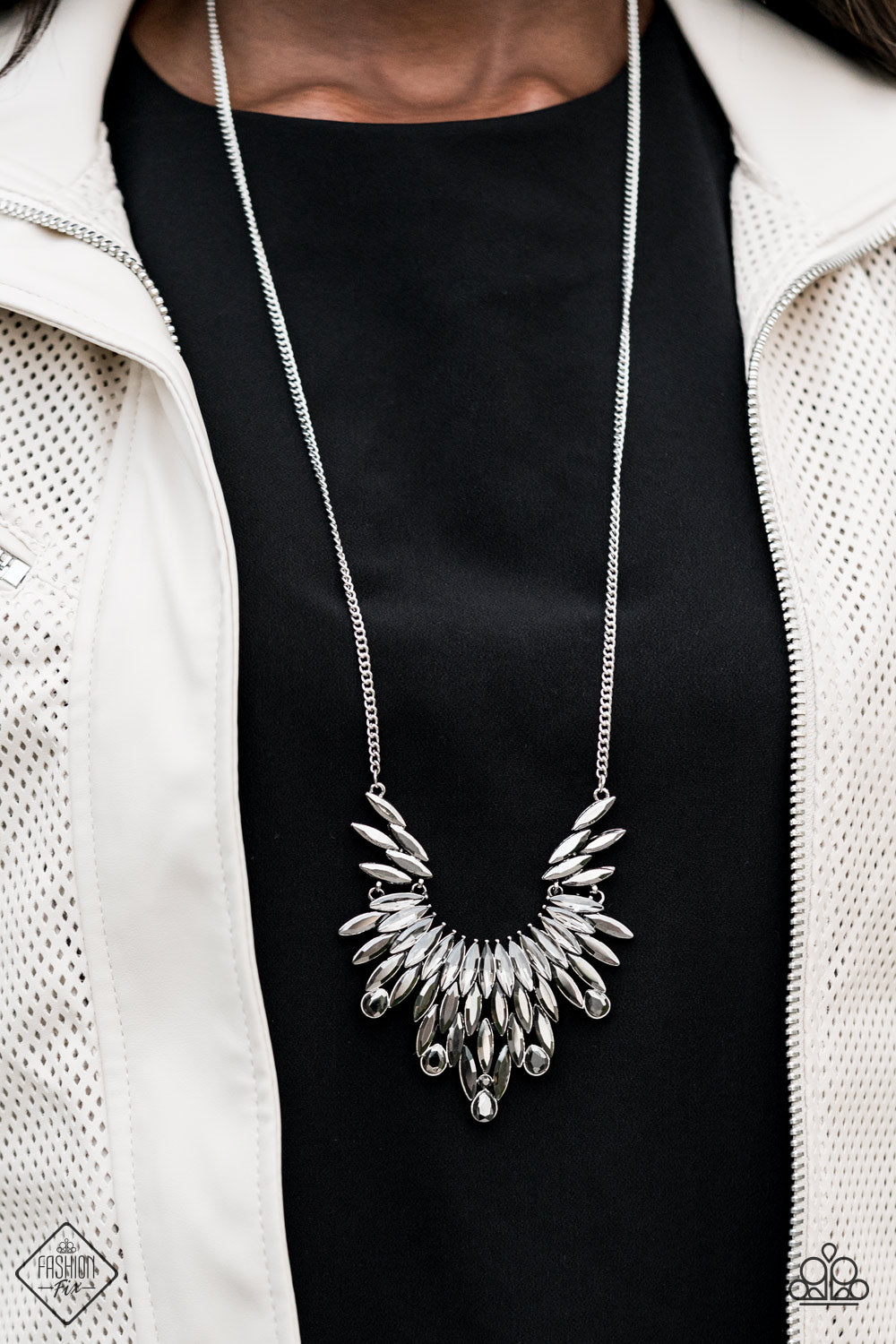Paparazzi Leave it to LUXE - Silver Necklace - A Finishing Touch 