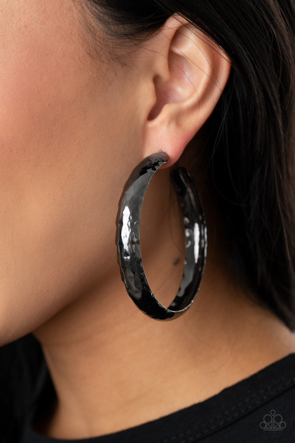 Paparazzi Check Out These Curves - Black Earrings - A Finishing Touch 