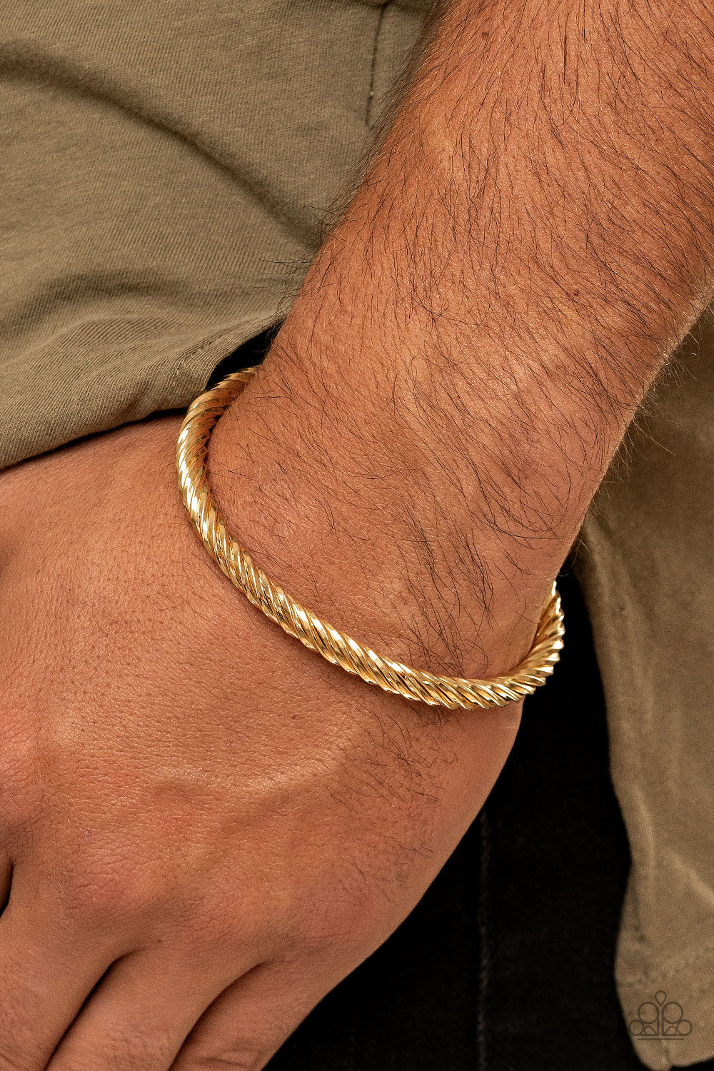 Paparazzi Mach Speed - Gold Bracelet - A Finishing Touch 