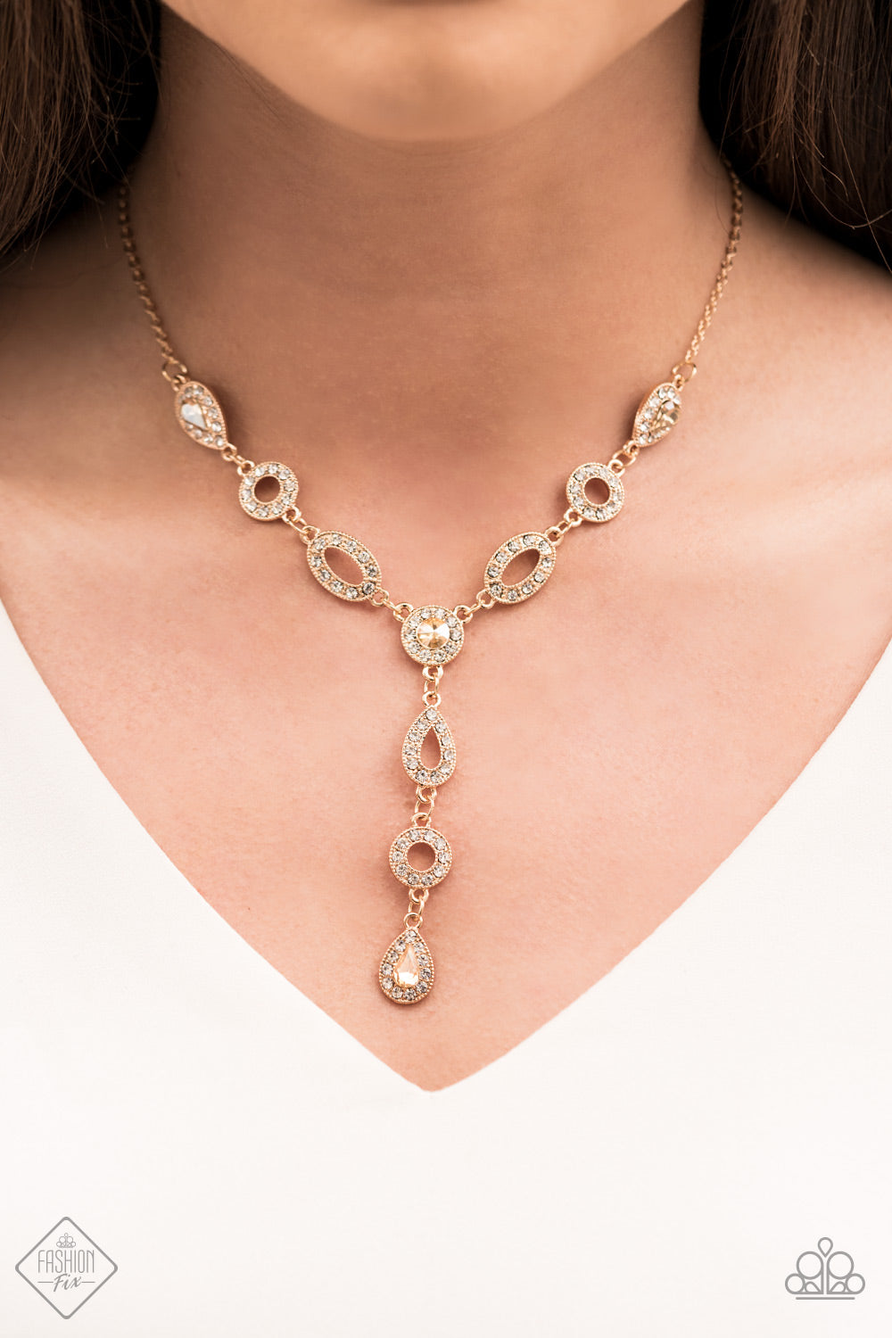 Paparazzi Royal Redux - Gold Fashion Fix Necklace - A Finishing Touch Jewelry