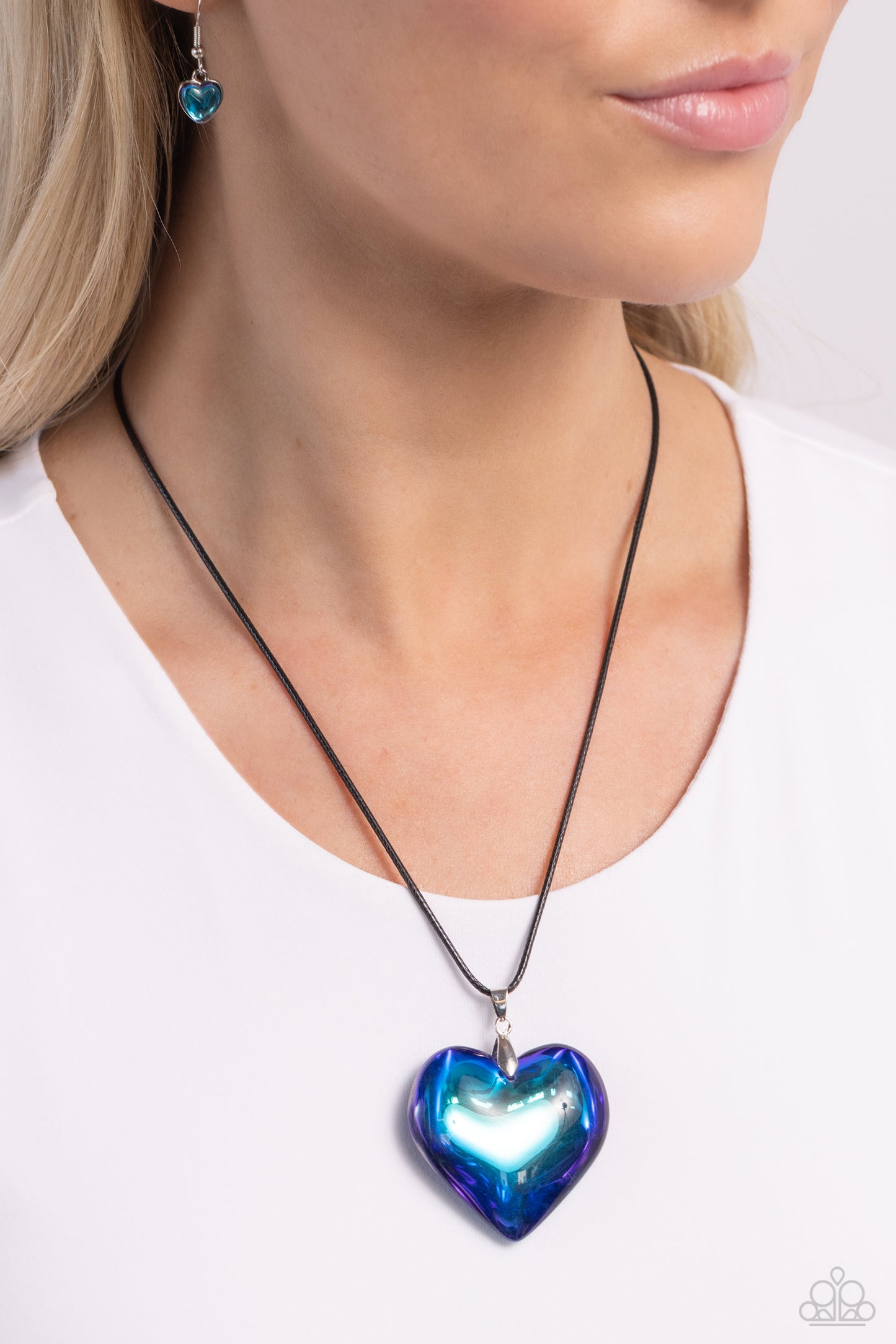 Paparazzi Seize the Simplicity - Blue Heart Necklace