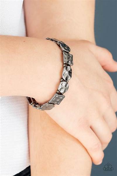 A Finishing Touch Hammered Harmony - Black Bracelet