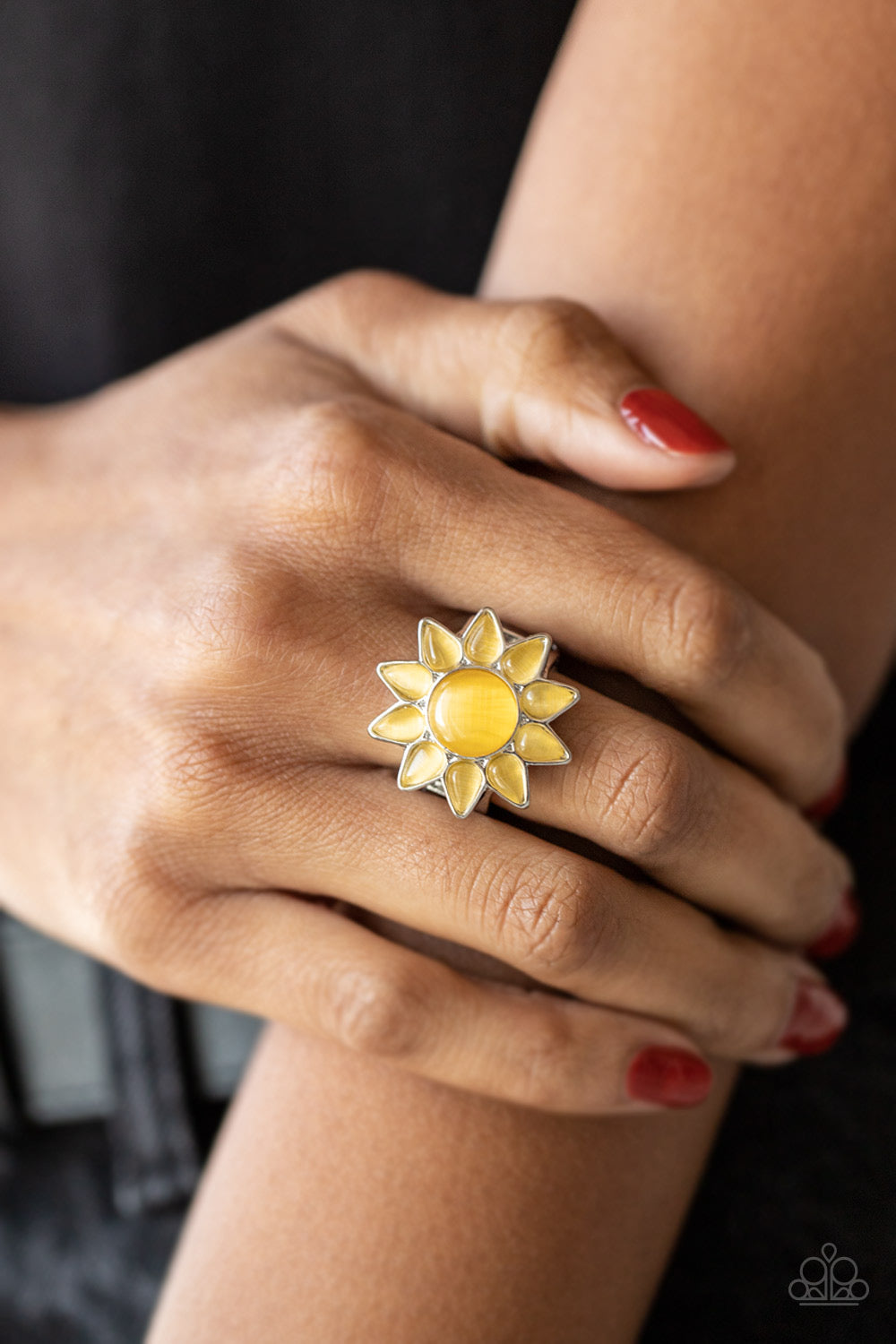 Paparazzi Blossoming Sunbeams - Yellow Ring-Paparazzi Jewelry Images