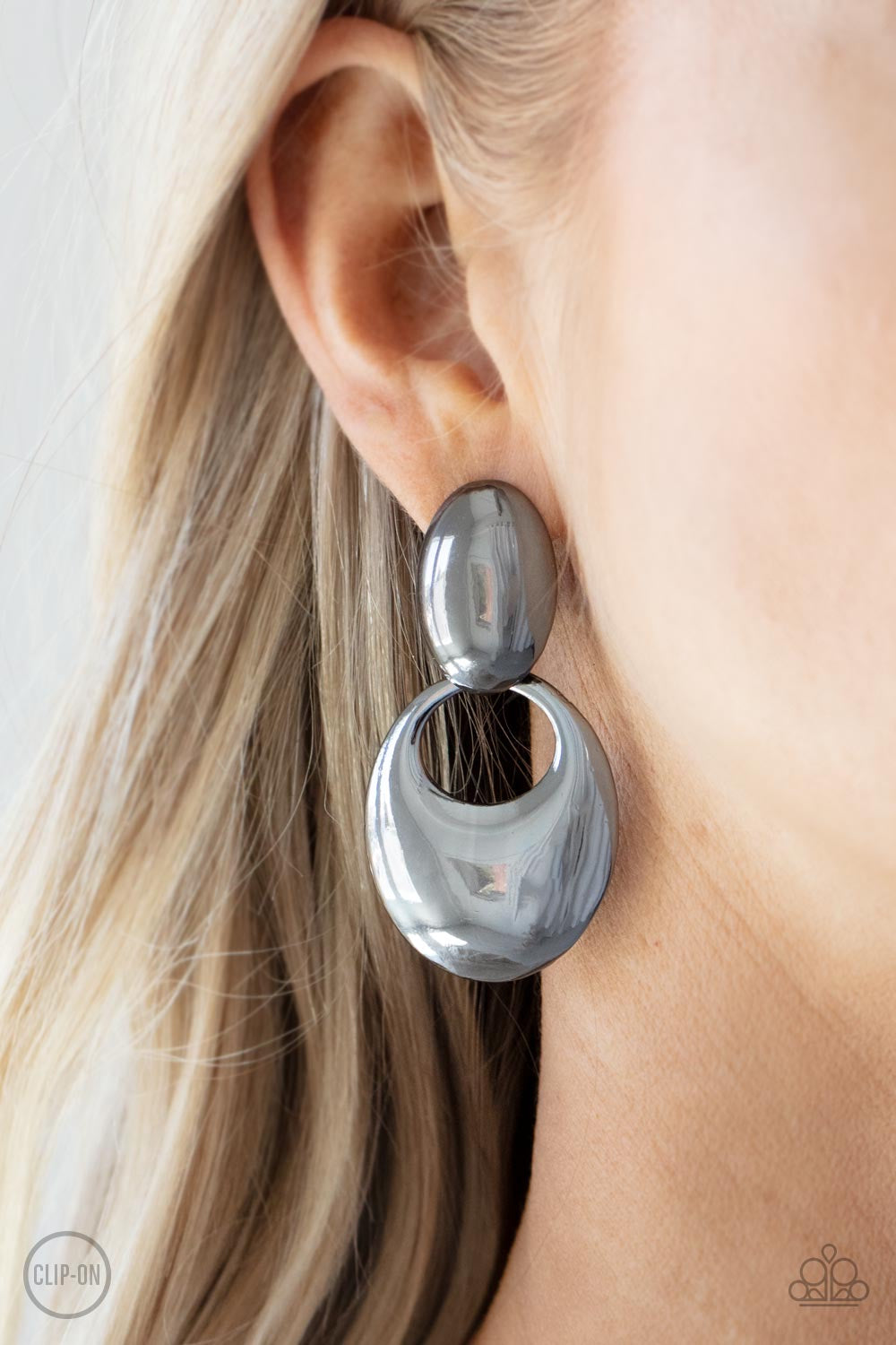 Paparazzi Urban Artistry - Black Clip-On Earrings -Paparazzi Jewelry Images