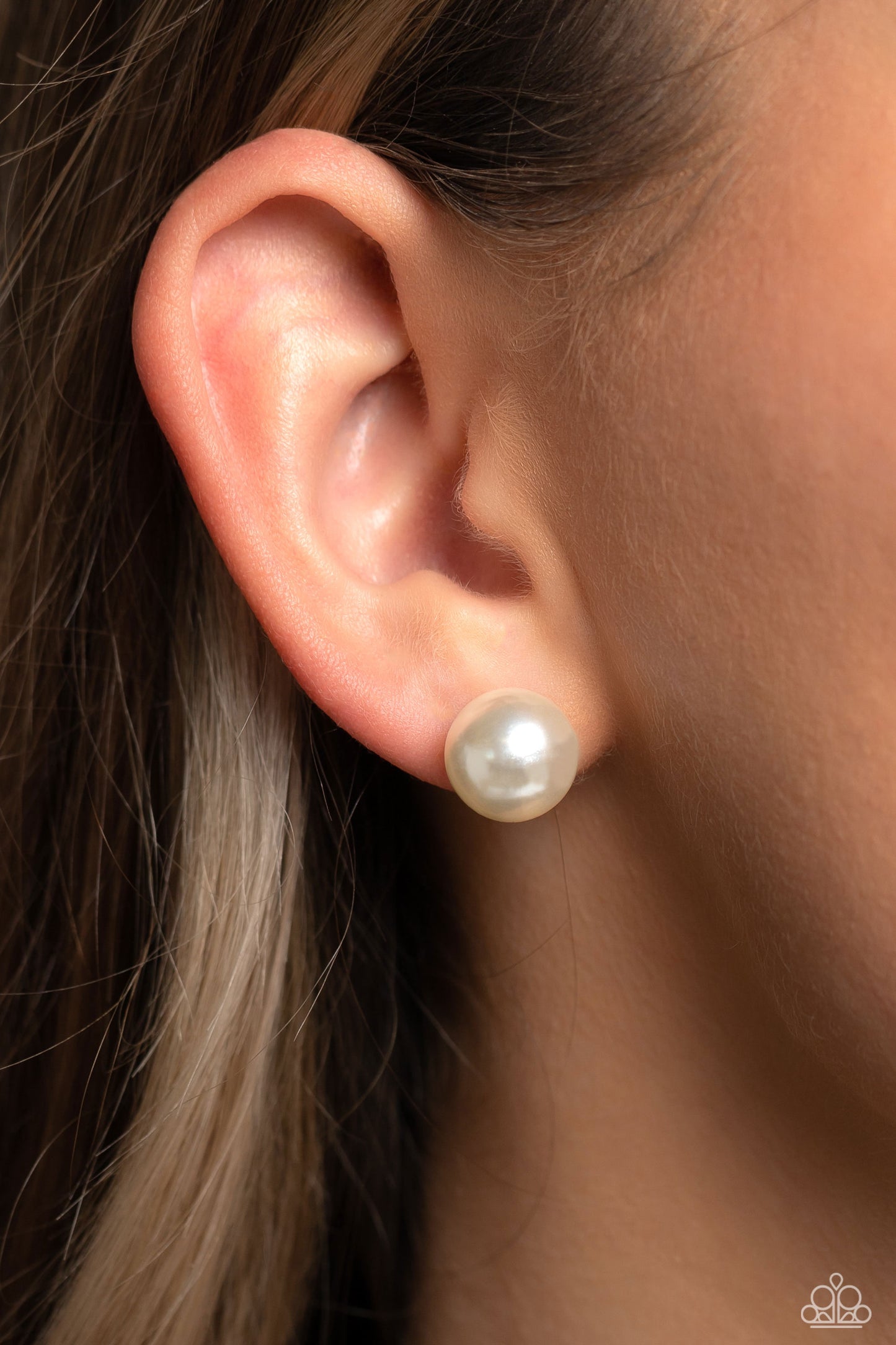 Paparazzi Debutante Details - White Earrings
