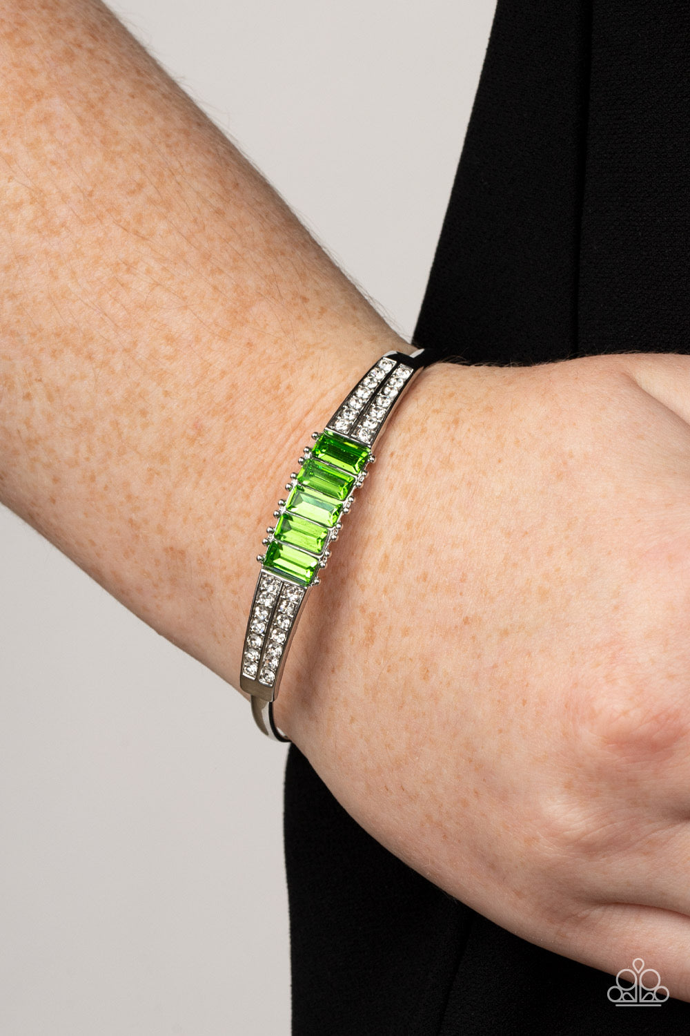Paparazzi Spritzy Sparkle - Green Bracelet -Paparazzi Jewelry Images