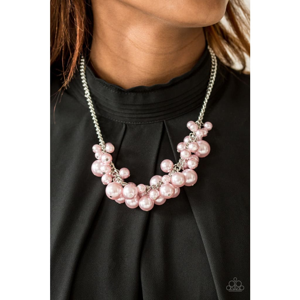 Womens Pearl Necklace - Paparazzi Glam Queen A Finishing Touch Jewelry Paparazzi jewelry image