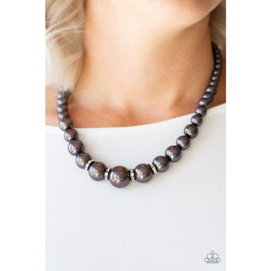 Paparazzi Party Pearls Black - A Finishing Touch 